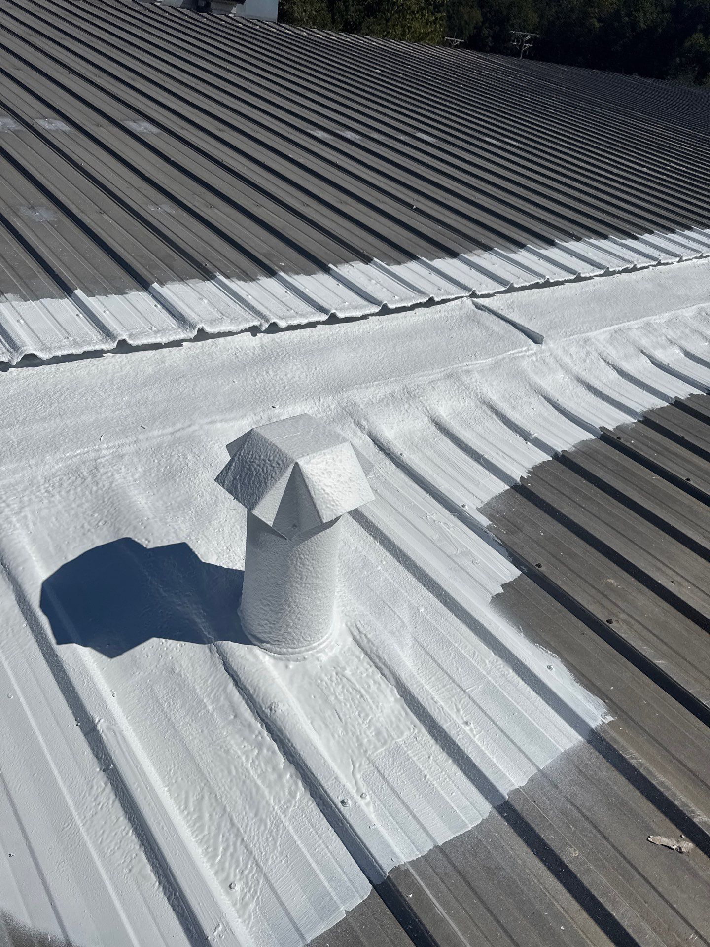 Metal Roof Repair Thomasville NC: Why Metal Roofs Move and Leak at Transitions